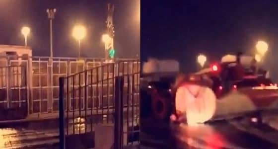 انقلاب ناقلة وقود على جسر حجز الشرائع