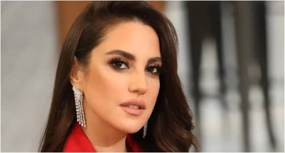 درة التونسية تتعرض للتحرش من أحد معجبيها