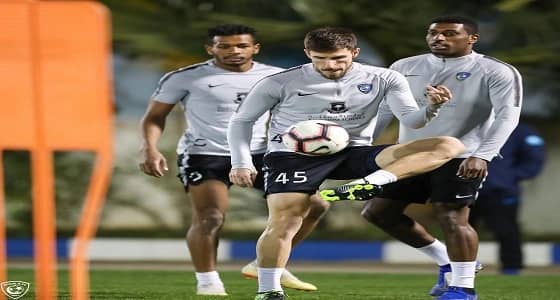 بالصور..الهلال يستأنف تدريباته بسترجاع ومناورة