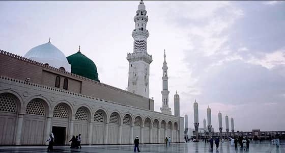 ملابسات سقوط ساتر جداري وإصابة عمال في المسجد النبوي