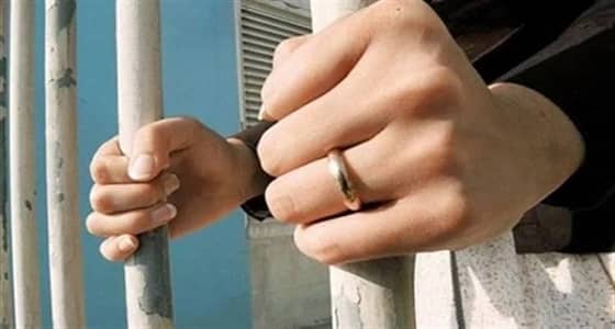 أم تخنق طفلها حتي الموت لتخفي علاقتها المحرمة مع عشيقها