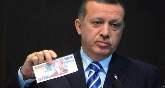 مخاوف عملية تركيا العسكرية في سوريا تضرب الليرة