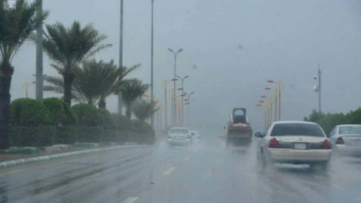 سحب رعدية ورياح تؤدي إلى تدنٍّ في مدى الرؤية على الحدود الشمالية