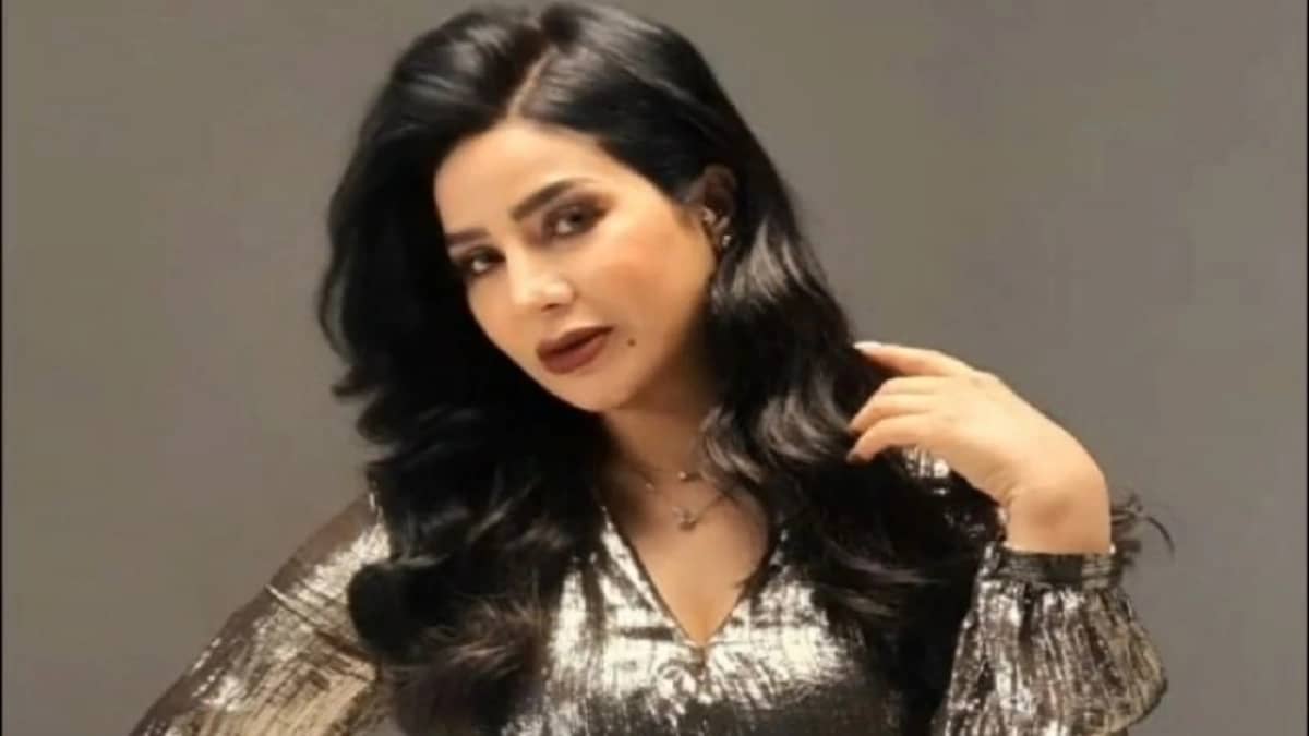 بالصور.. لجين عمران تخطف الأنظار بإطلالة كلاسيكية ناعمة