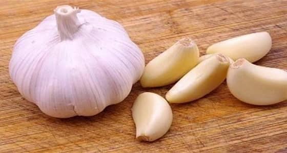 تخلصي من مشكلات صحية عديدة بوضع الثوم تحت الوسادة
