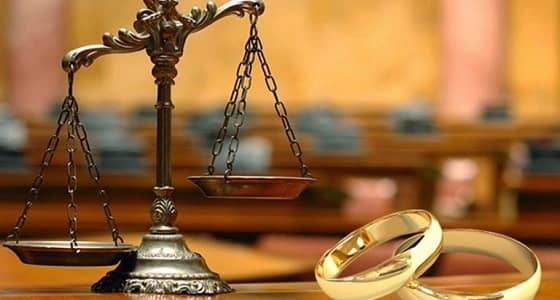 المحكمة تحدد مصير معلمة متهمة بالجمع بين زوجين