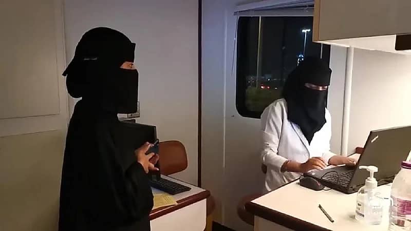 بالفيديو.. إطلاق مركز لقاحات كورونا متنقل في جازان