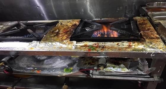 بلدية خميس مشيط تكثف جولاتها الرقابية وتصادر مايقارب 3طن مواد غذائية غير صالحة