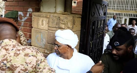 صدور أمر بالقبض على شقيق البشير