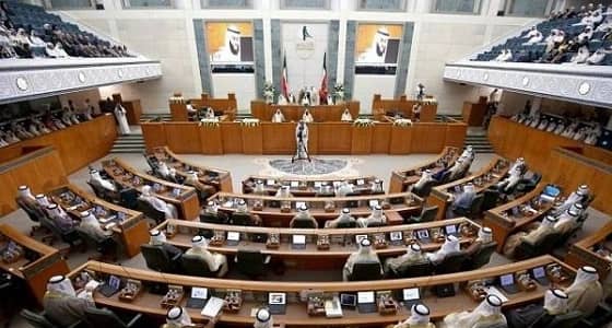 أزمة تضرب الجامعات الكويتية بعد إقرار قانون يسمح بالاختلاط بين الجنسين