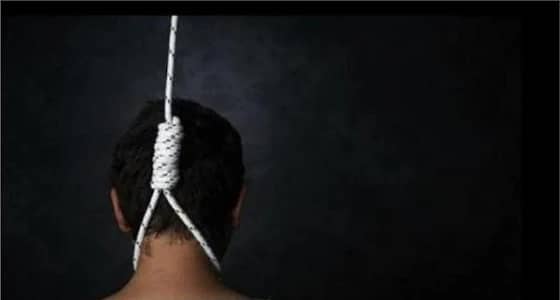 طالب ينتحر شنقًا بعدما منعته والدته من استخدام الإنترنت!