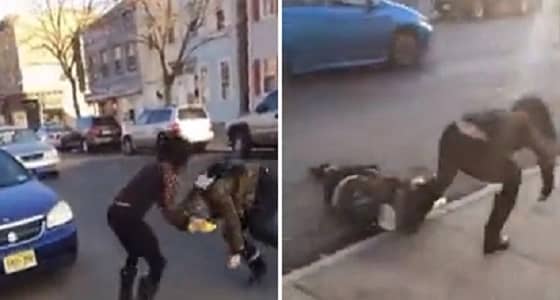 بالفيديو.. فتاة تسحل أخرى في الشارع بطريقة مروعة