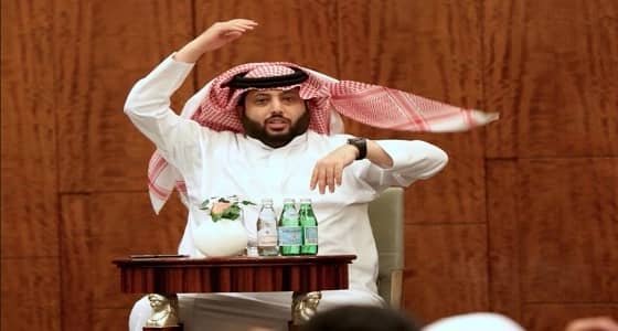 تركي آل الشيخ يعود إلى أرض الوطن بعد فترة علاجية بنيويورك