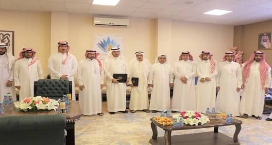 كليات عنيزة توقع مذكرة تفاهم مع حقوق الانسان بالقصيم