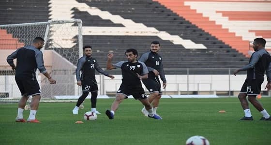 بالصور.. الشباب يستأنف تدريباته عقب لقاء " أحد "
