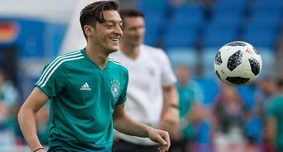 أوزيل يعلق على أزمة صورته مع " أردوغان "