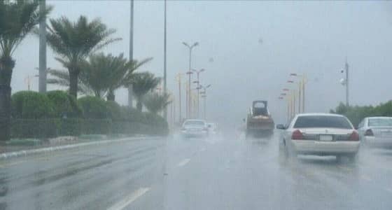 أتربة مثارة وأمطار رعدية على مكة