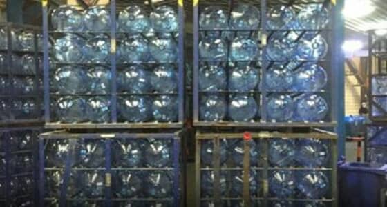 بالصور.. «الغذاء والدواء» تضبط مصنع لمياه الشرب المعبأة في الخرج