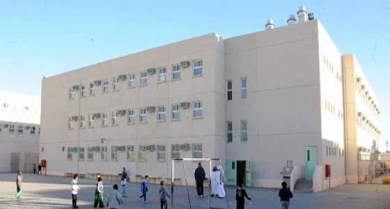 الحالة الصحية للطالب الذي قفز من شباك دورة المياه بمدرسته