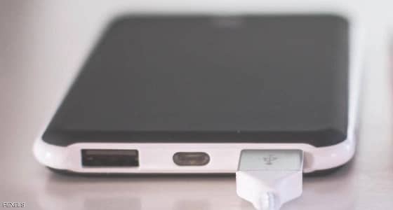 هاتف ذكي يقتل صاحبه وهو نائم