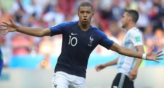 فاران يشبه مبابي بـ " رونالدو " : سيتألق في أي فريق يلعب معه