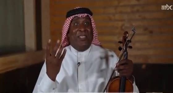 لم تفارقه طوال 40 عامًا.. أبو أنور يروي واقعة اصطحابه لـ « الكمان » أثناء العمرة