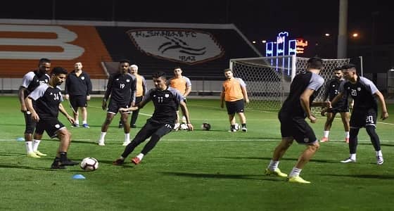 بالصور.. " الشباب " يواصل تدريباته تحضيرًا لـ " الباطن "