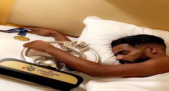 نواف العابد محتضنًا الكأس: تصبحون على خير