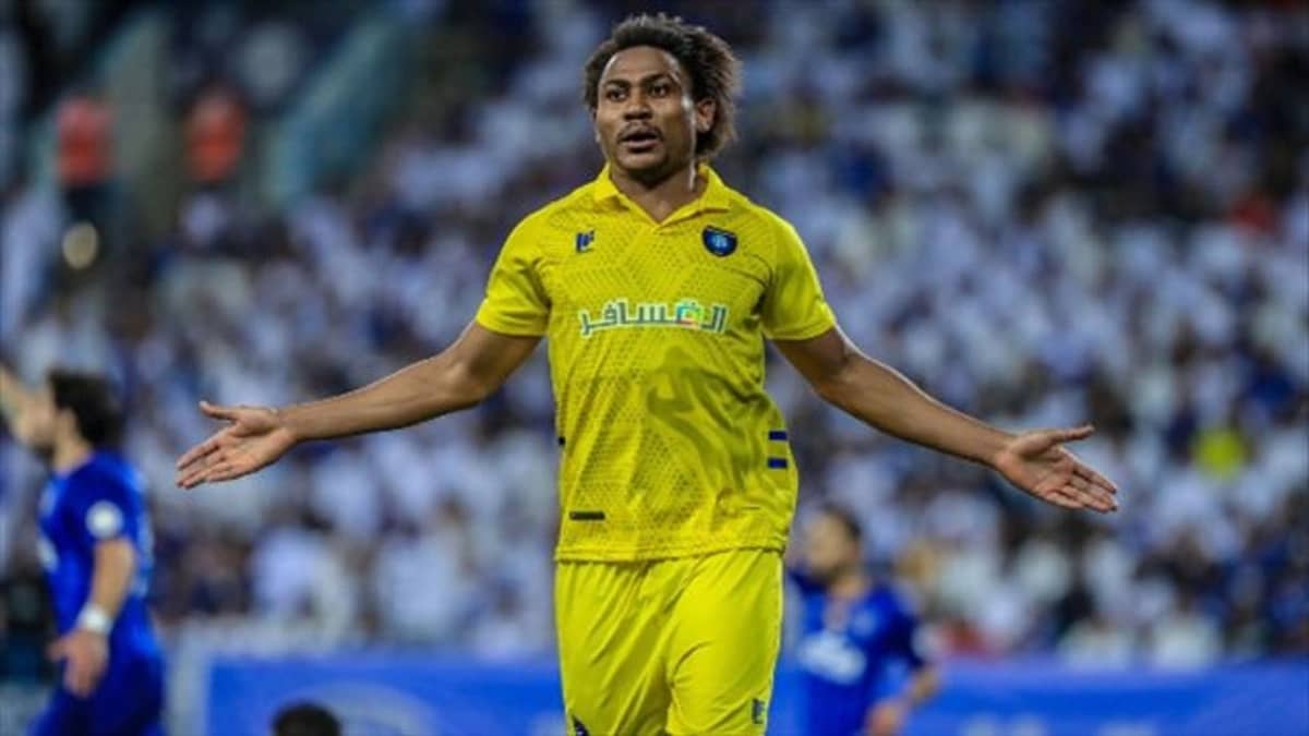 تاوامبا يرفض "زيادة مليونية" من التعاون