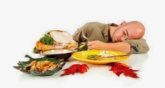 منها مشروبات الطاقة.. أطعمة تؤدي إلى الشعور بالخمول والكسل