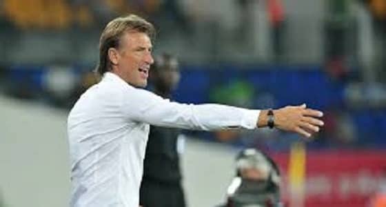 " هارفي " يستبعد لاعبين من " الأخضر " قبل لقاء اليمن بمونديال 2022