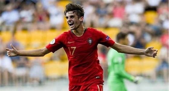 برشلونة يسابق الزمن للتعاقد مع بديل «سواريز» ويحدد مبلغ الصفقة