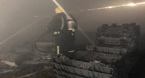 اندلاع حريق في مستودع بنجران (صور)