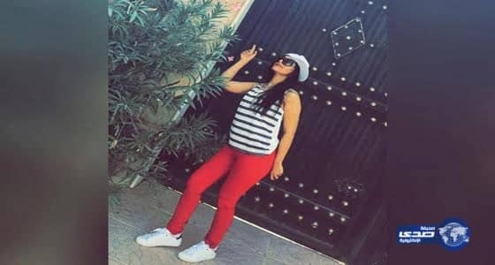 صورة ممثلة من أمام أحد القصور تثير فضول رواد مواقع التواصل