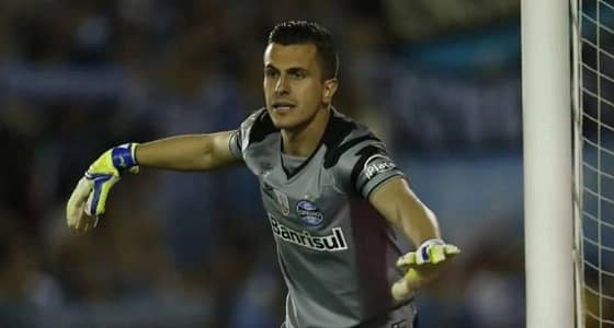 جماهير جريميو تطالب بحارس الاتحاد