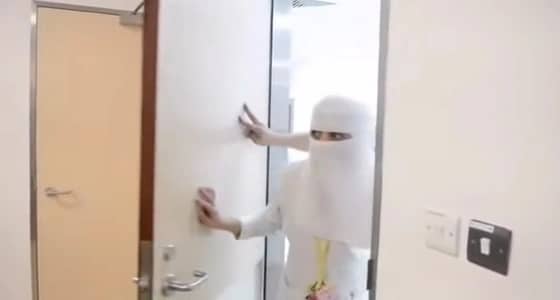 بالفيديو.. مفاجأة غير متوقعة لـ «ممرضة» بعد استدعائها للتحقيق في مستشفى الهفوف