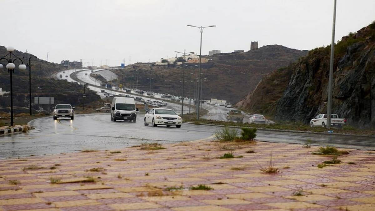 توقعات بهطول أمطار على بعض مناطق المملكة اليوم