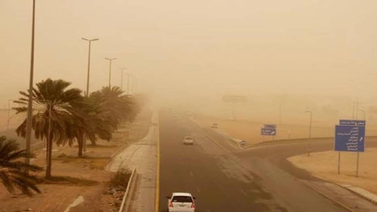 نشاط للرياح والأتربة المثارة على مكة المكرمة وعددٍ من محافظات المنطقة