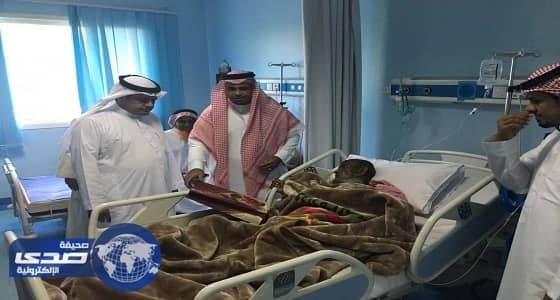 بالصور منسوبي مستشفى نمره العام يعايدون المرضى بالحلوى بالعرضيات