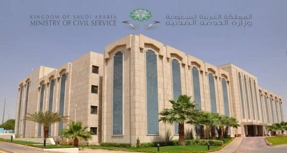 سلطان الظاهر: التقديم على الوظائف مسموح للمستقيل دون التقيُّد بالحظر