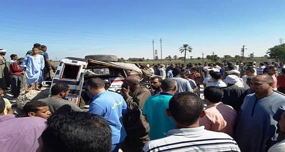 مصرع وإصابة 8 أشخاص في حادث تصادم بمصر