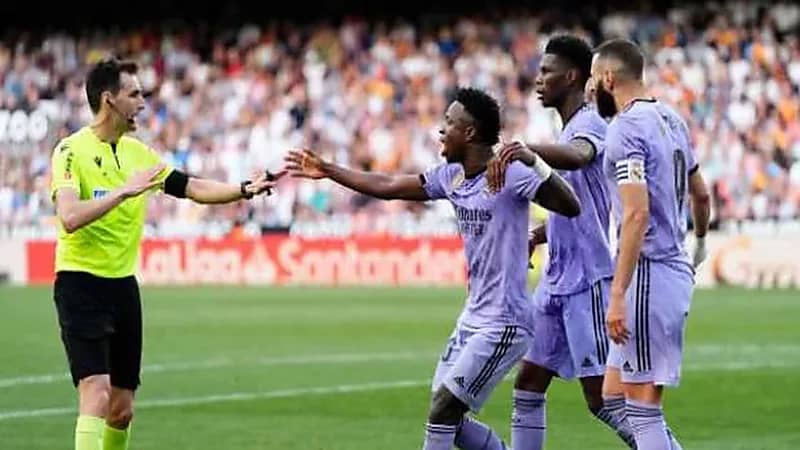 نجوم العالم تدعم فينيسيوس جونيور في أزمته الأخيرة