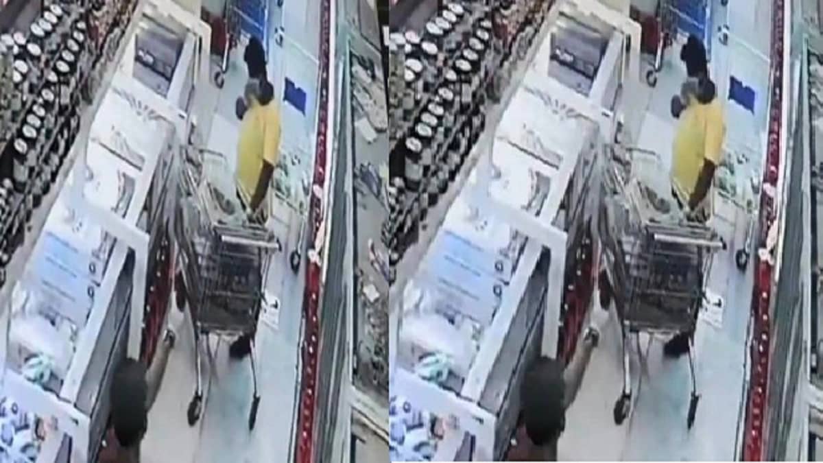 النيابة العامة تحقق مع وافد ظهر في فيديو يتعمد العطس على المواد التموينية بتبوك