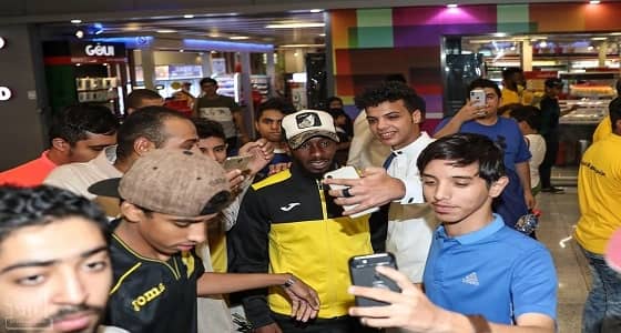 بالصور.. وصول بعثة الاتحاد إلى الرياض تمهيدًا للقاء الشباب غدًا