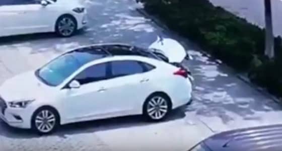 كان يلهو.. طفل يلقى مصرعه داخل صندوق سيارة