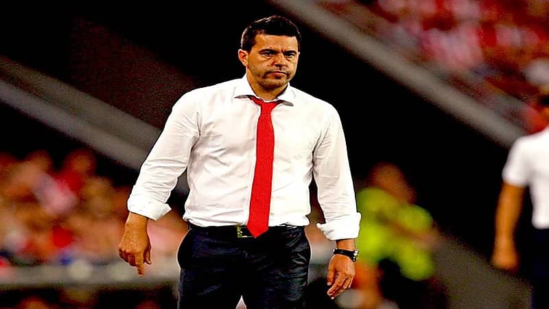 الاتحاد يتعاقد مع المدرب الروماني كوزمين كونترا