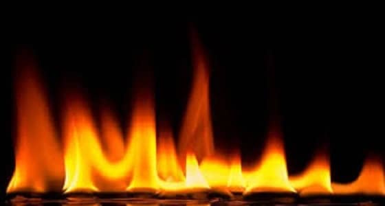 رجل يقتل زوجته وشقيقاتها ويحرق جثتهن لشكه في سلوك الأولى!