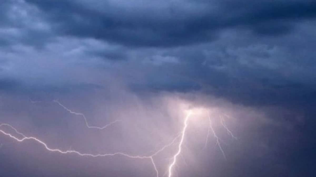 «الأرصاد» تنبه من هطول أمطار رعدية على منطقة الباحة