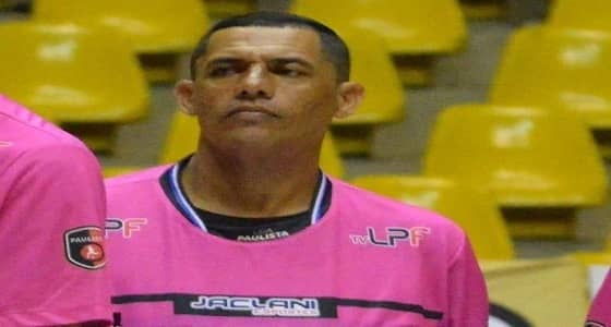 بالفيديو.. وفاة حكم برازيلي بعد دقيقتين من إنطلاق المباراة