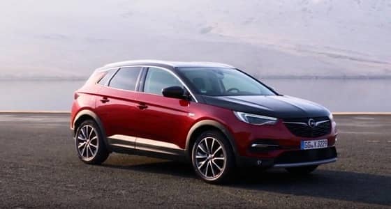 بالفيديو.. كروس أوفر.. " أوبل " تزيح الستار عن أول سيارة هجينة لها